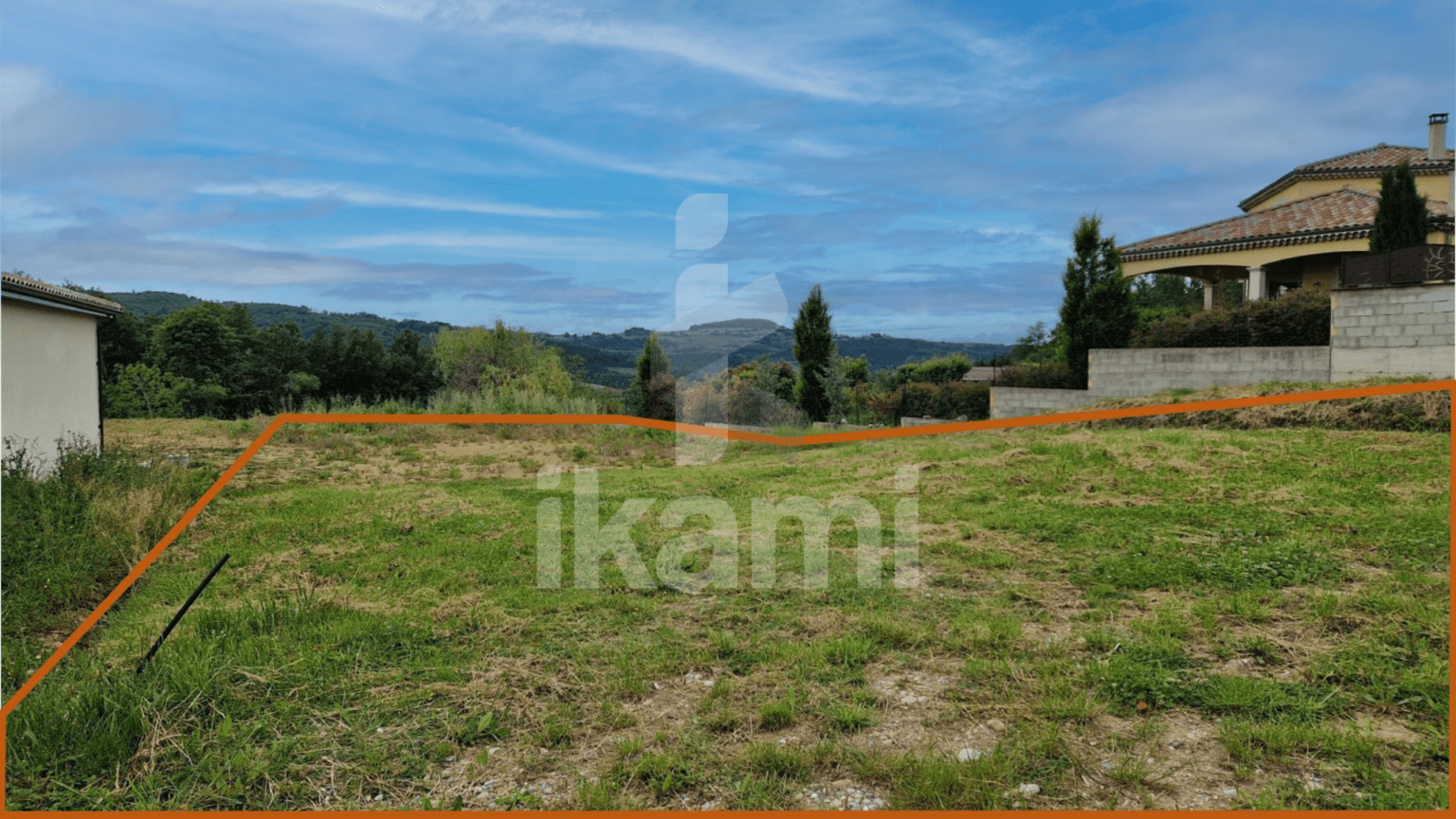 Terrain constructible 1203m² - vue Ouest