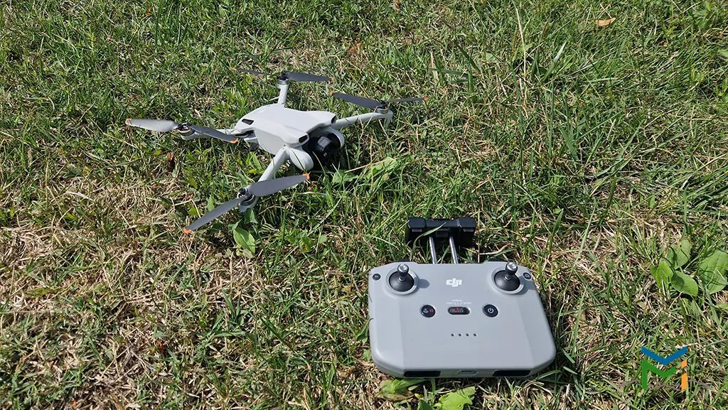 video drone 4k d une villa haut de gamme avec piscine et jardin vue sur le Vercors Mathieu Ferraton