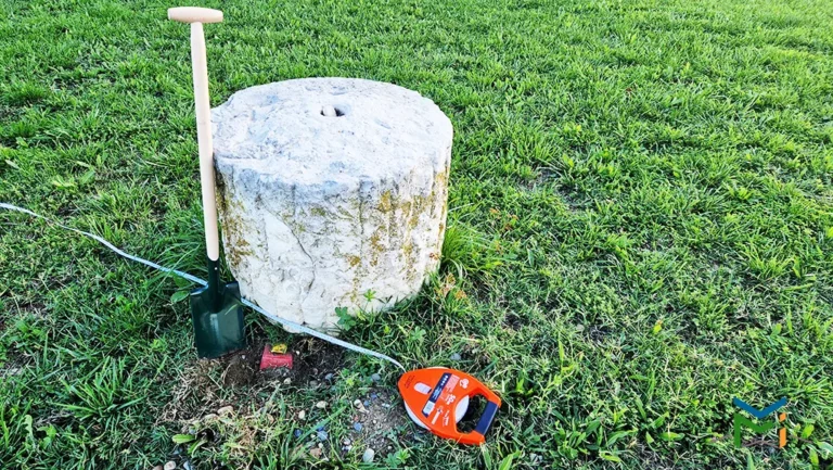 recherche de borne sur un terrain divise constructible avec plans pelle decametre