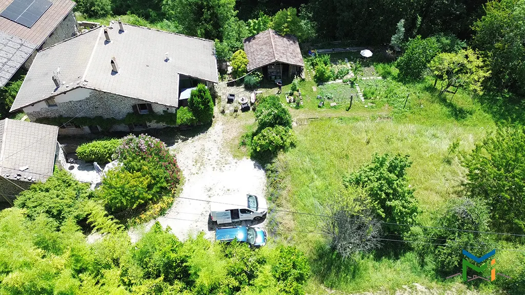 Lire la suite à propos de l’article Maison + Gîte 215m² – Rochechinard (26)